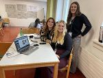 SchülerInnen erstellen ein Titelblatt für eine Zeitung © LBS Mitterdorf